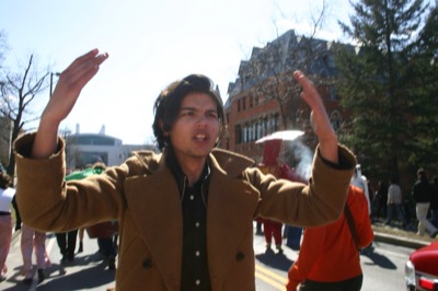 Kumar.  Command. <small>(&copy;Geraldine Diaz)</small>